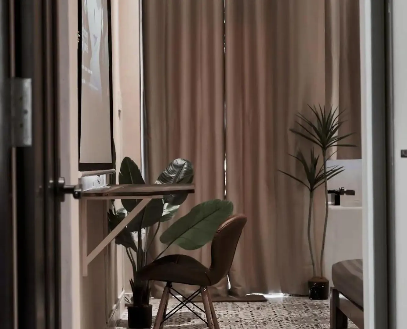 Wabi Sabi - Saigon Hideout Ben Thanh Ho Chi Minh City Apartment